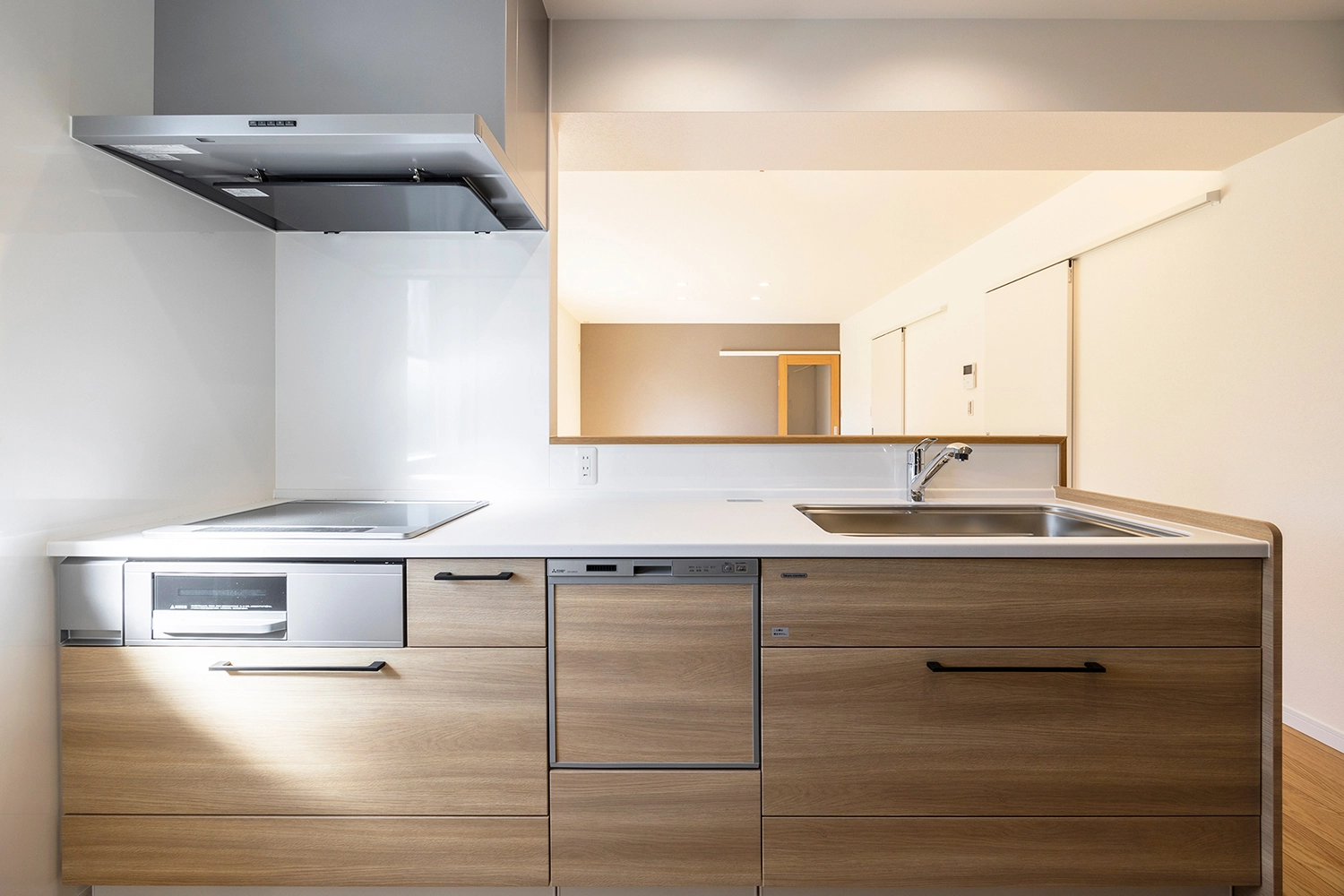 LIVING / DINING / KITCHEN LIVING / DINING / KITCHEN