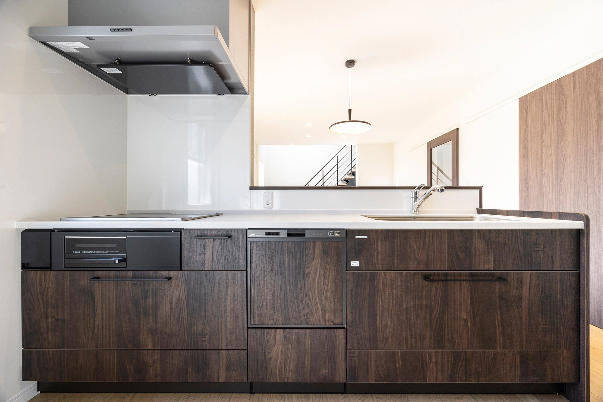 LIVING / DINING / KITCHEN LIVING / DINING / KITCHEN