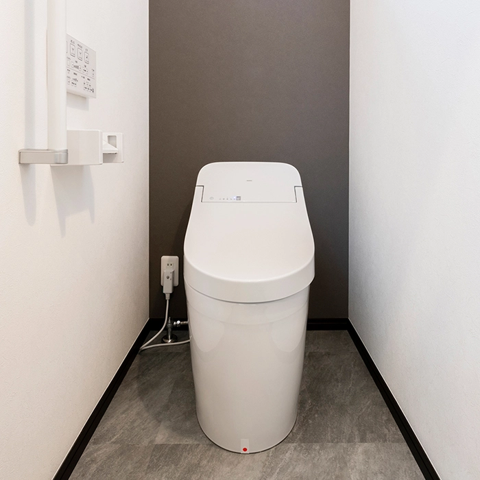 1F TOILET