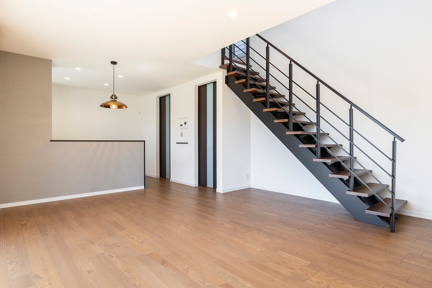 LIVING / DINING / KITCHEN LIVING / DINING / KITCHEN