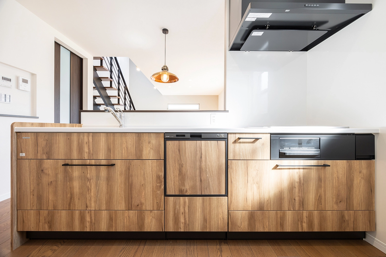 LIVING / DINING / KITCHEN LIVING / DINING / KITCHEN