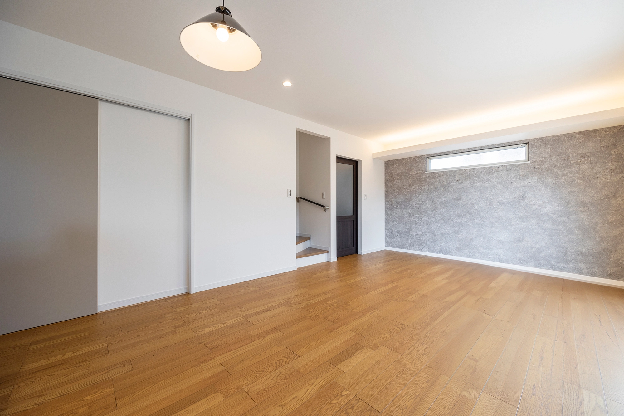 LIVING / DINING / KITCHEN LIVING / DINING / KITCHEN