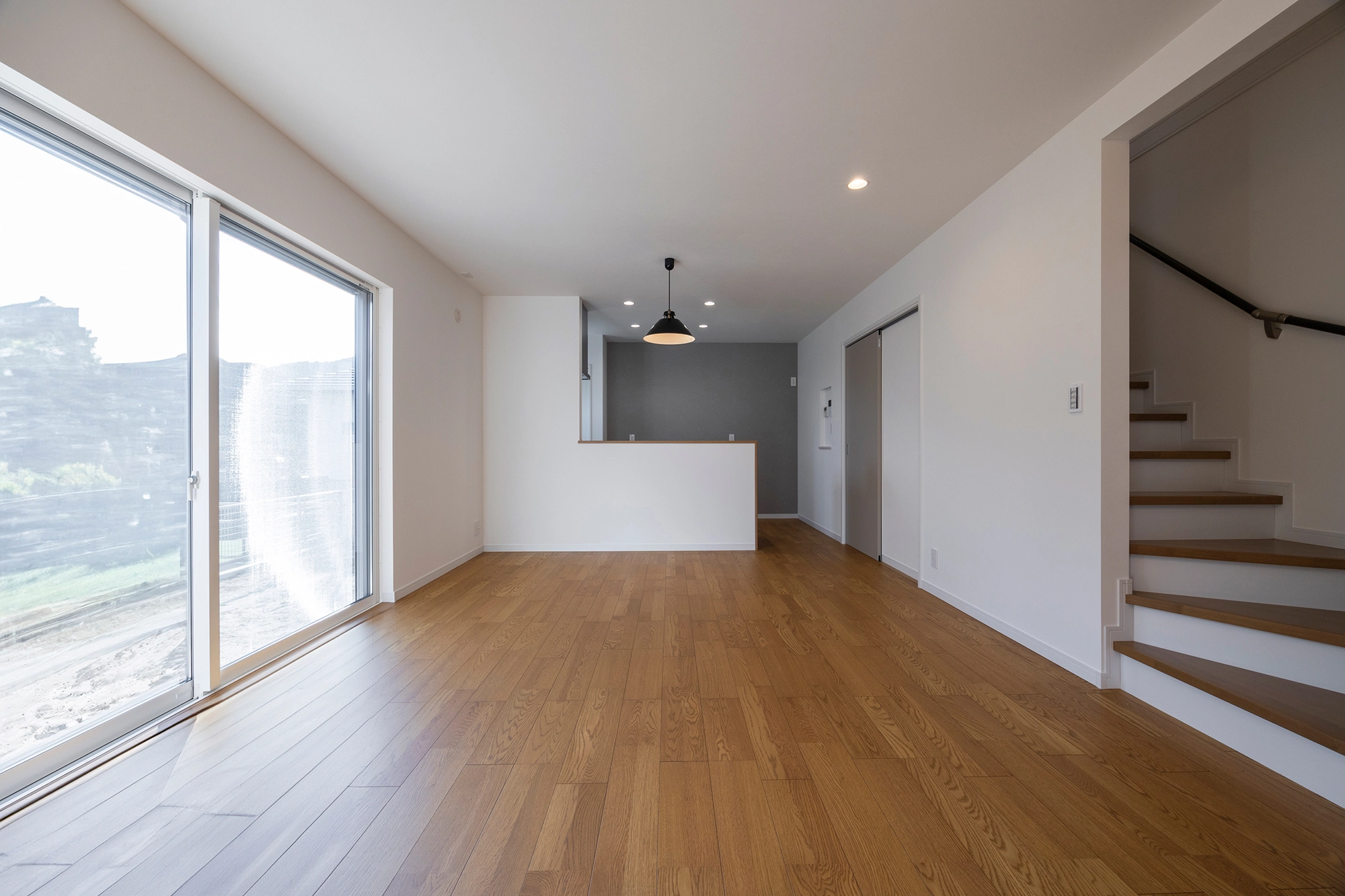 LIVING / DINING / KITCHEN LIVING / DINING / KITCHEN