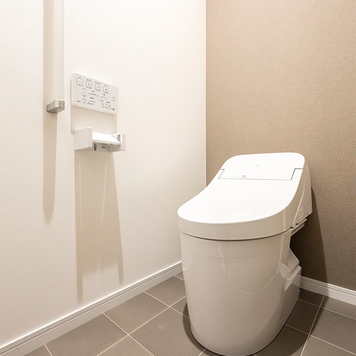 1F TOILET